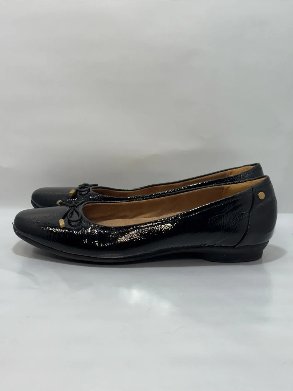 Clarks Artisan Women's 7 M Black Patent Tips Texture Square Toe Bow Ballet Flat